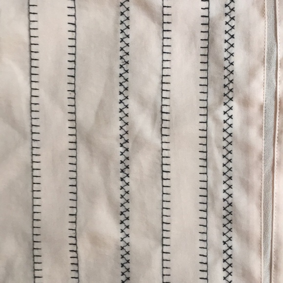 Vince Light pink tank top with black stitching - Picture 2 of 3